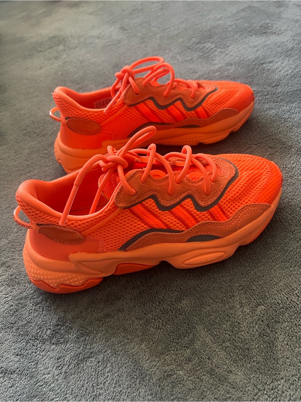 Adidas Ozweego bold orange size youth US 4 ART EE7776 like new